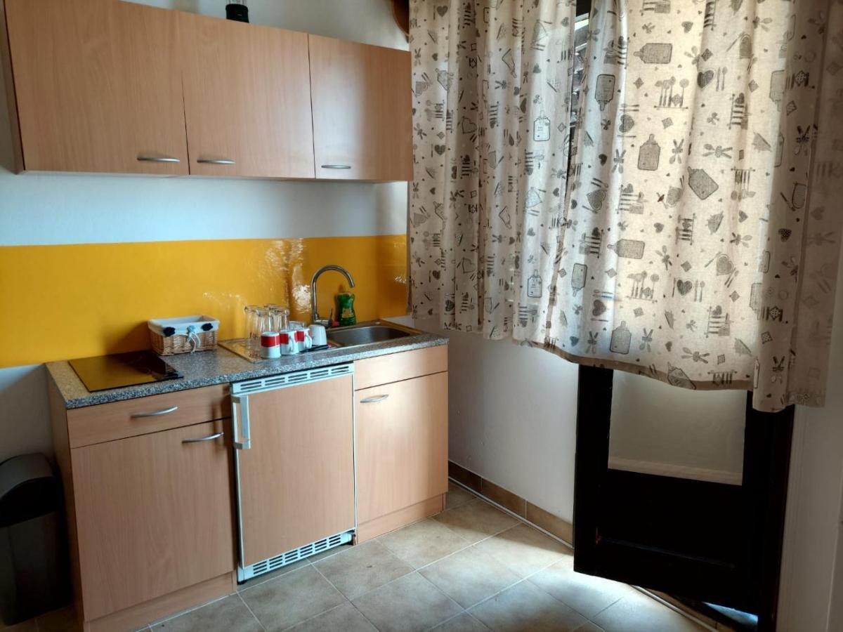 Apartment Galeb Lukovo Sugarje Exterior photo